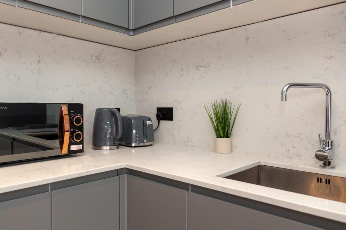 Modern 2 Bedroom Apartment In Wimbledon 伦敦 外观 照片