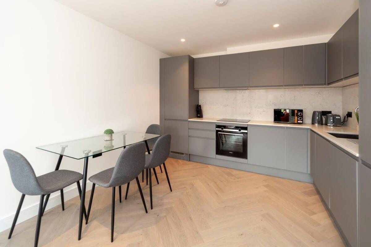 Modern 2 Bedroom Apartment In Wimbledon 伦敦 外观 照片